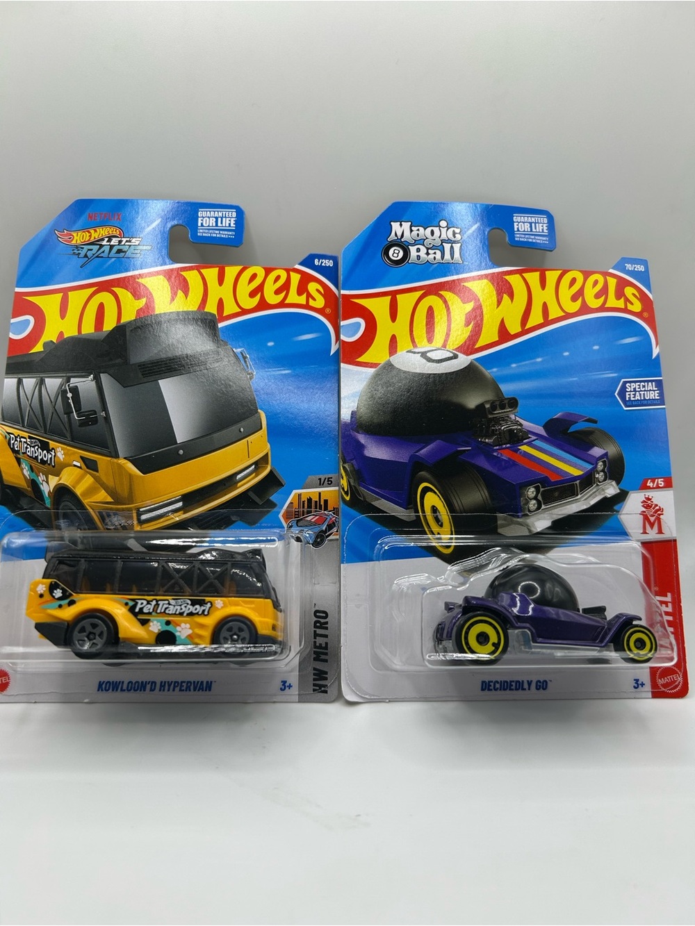 Hot Wheels Magic 8 Ball Decidedly Go & Kowloon’d Hypervan set